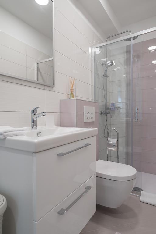 Drop In Split Luxury Suites Екстер'єр фото