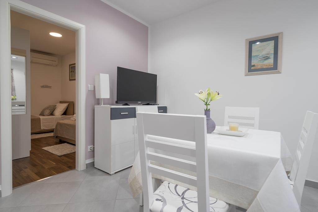 Drop In Split Luxury Suites Екстер'єр фото